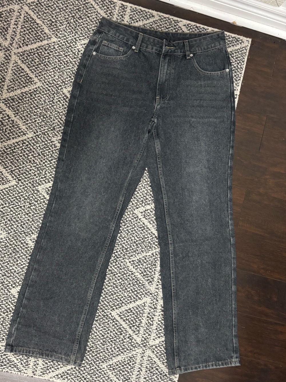 Straight Leg Women's Jeans in Washed Black